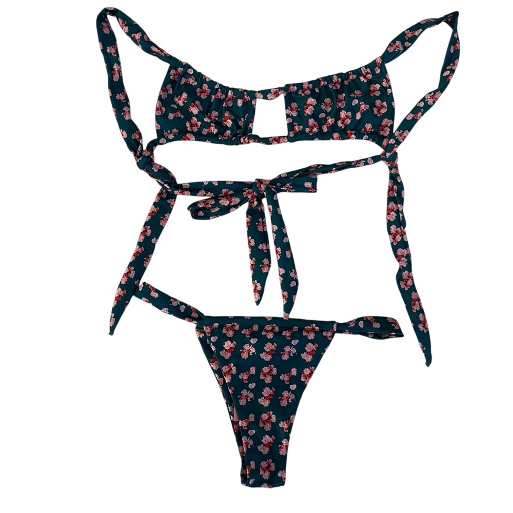 Strawberry Milk Mob Gecko Top And Bottom 2-Piece Floral Bikini — XS And S - Picture 5 of 16